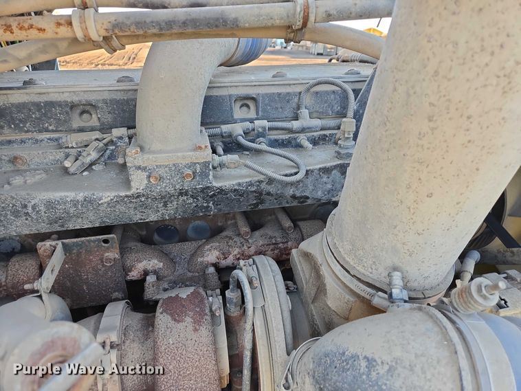 image for item EB1307 2000 Freightliner FLD dump truck