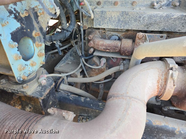 image for item EB1307 2000 Freightliner FLD dump truck