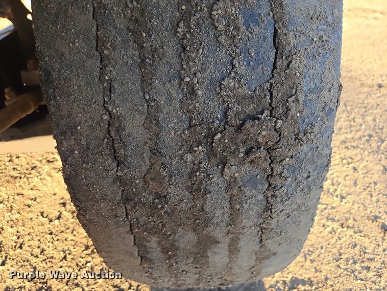 image for item EB1307 2000 Freightliner FLD dump truck