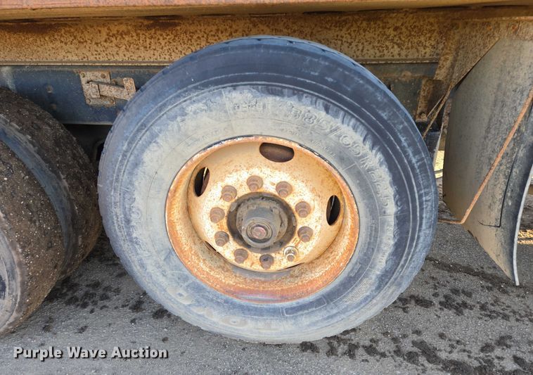 image for item EB1307 2000 Freightliner FLD dump truck