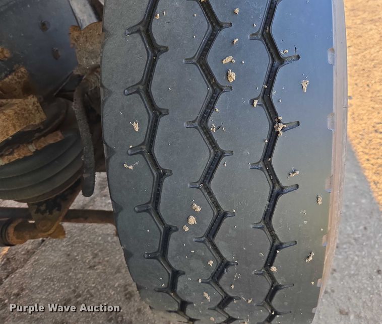 image for item EB1307 2000 Freightliner FLD dump truck