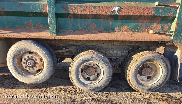 image for item EB1307 2000 Freightliner FLD dump truck