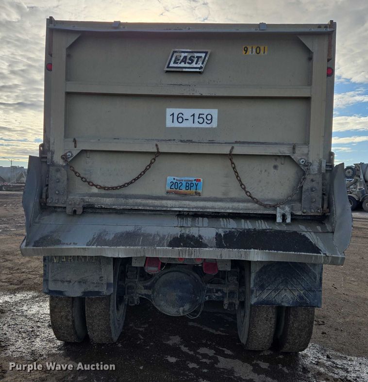 image for item EB1309 2005 Sterling LT9500 dump truck