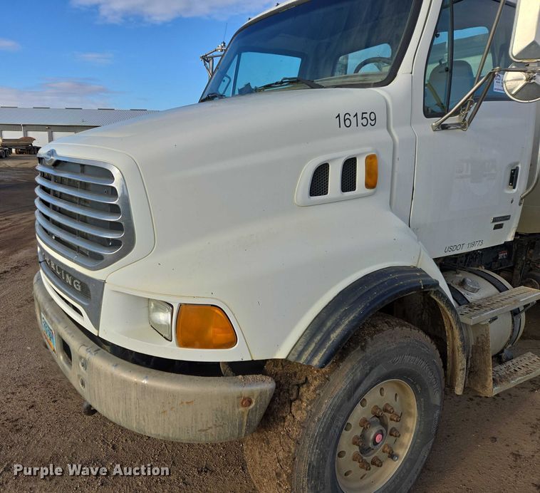 image for item EB1309 2005 Sterling LT9500 dump truck