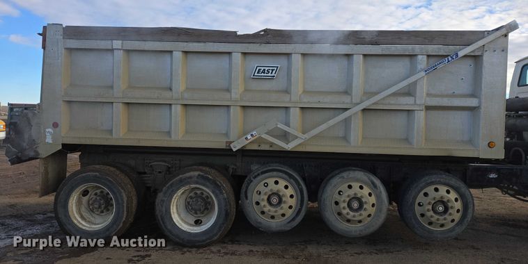 image for item EB1309 2005 Sterling LT9500 dump truck