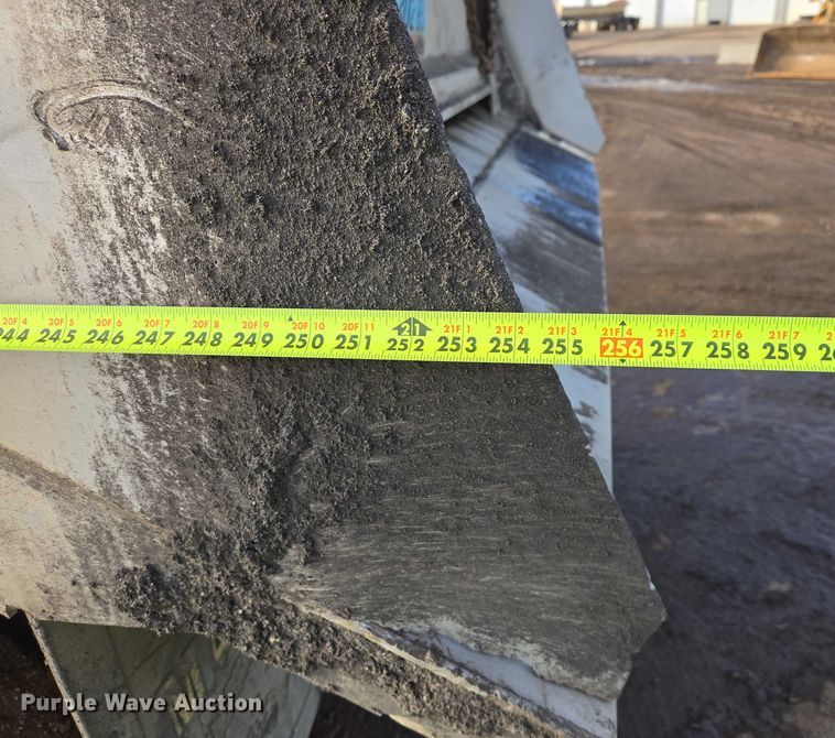 image for item EB1309 2005 Sterling LT9500 dump truck