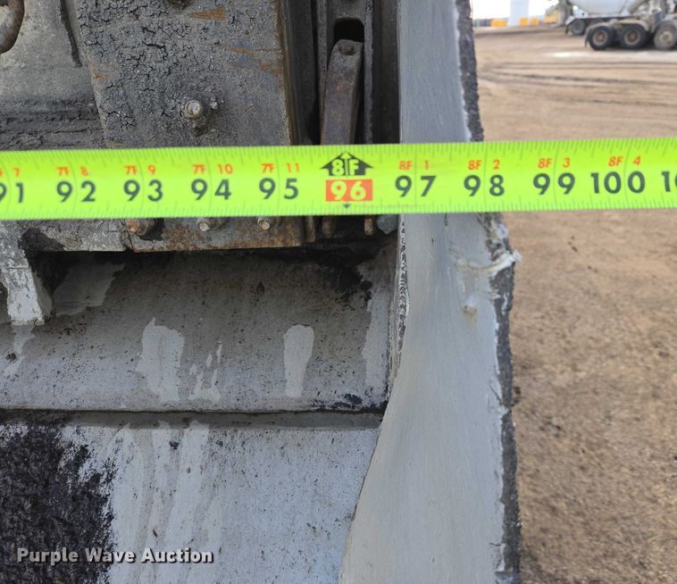 image for item EB1309 2005 Sterling LT9500 dump truck