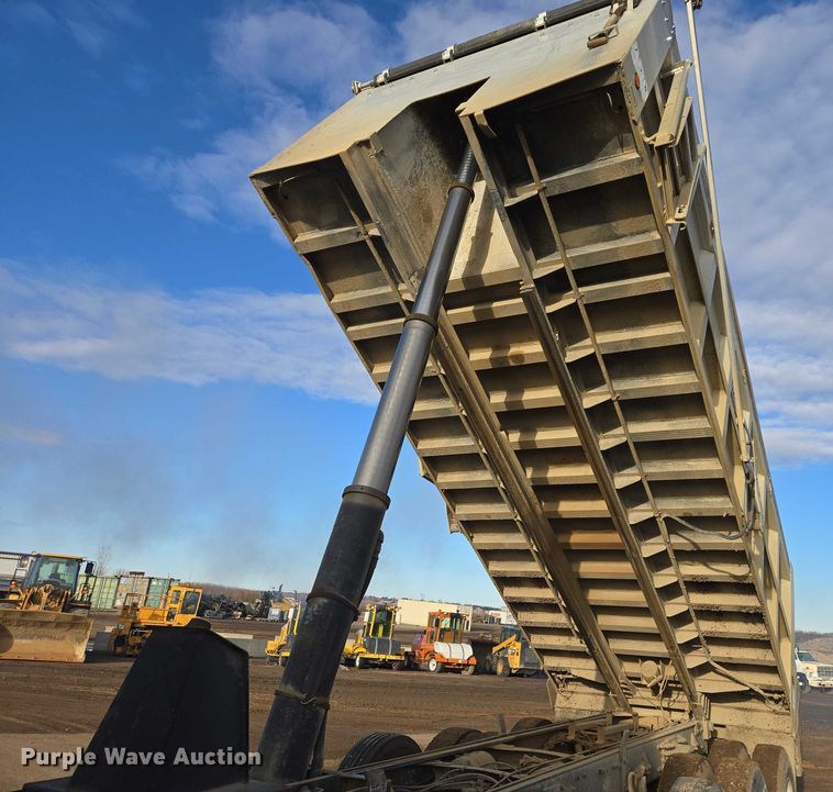 image for item EB1309 2005 Sterling LT9500 dump truck