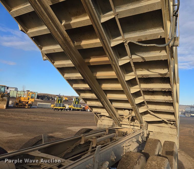 image for item EB1309 2005 Sterling LT9500 dump truck