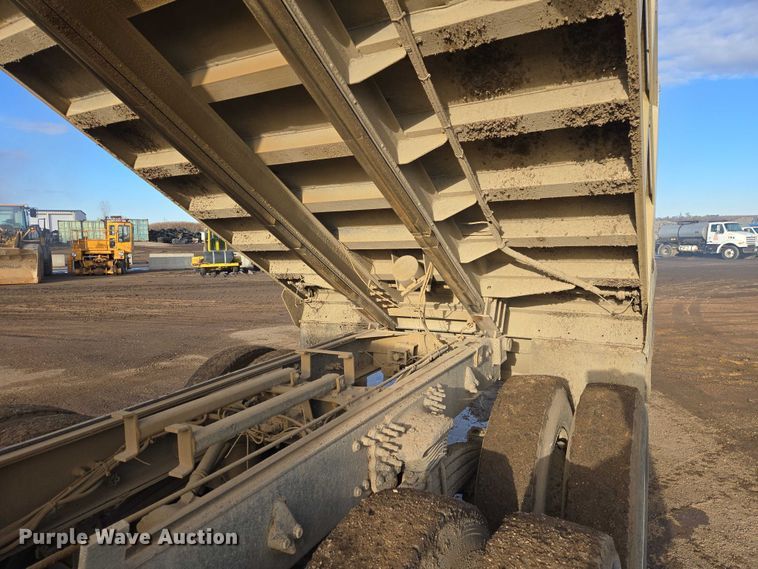 image for item EB1309 2005 Sterling LT9500 dump truck