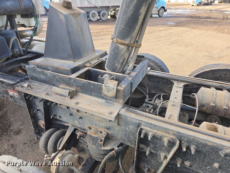 image for item EB1309 2005 Sterling LT9500 dump truck