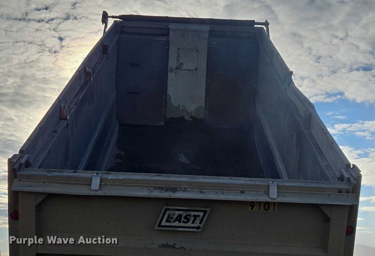 image for item EB1309 2005 Sterling LT9500 dump truck