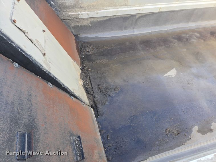 image for item EB1309 2005 Sterling LT9500 dump truck