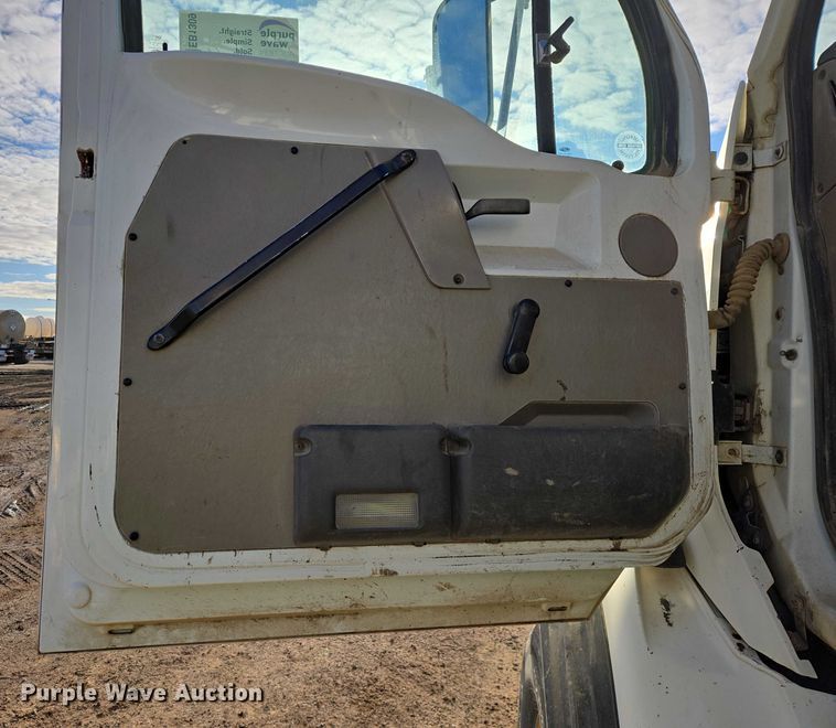 image for item EB1309 2005 Sterling LT9500 dump truck