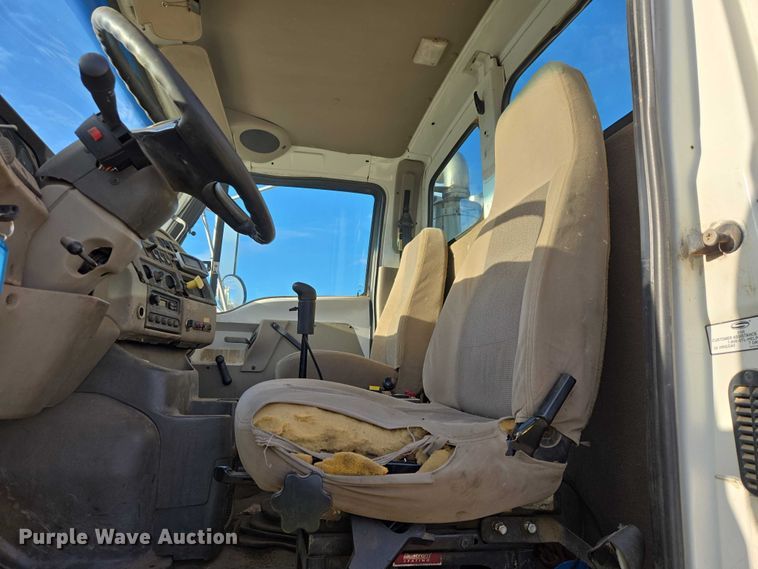 image for item EB1309 2005 Sterling LT9500 dump truck