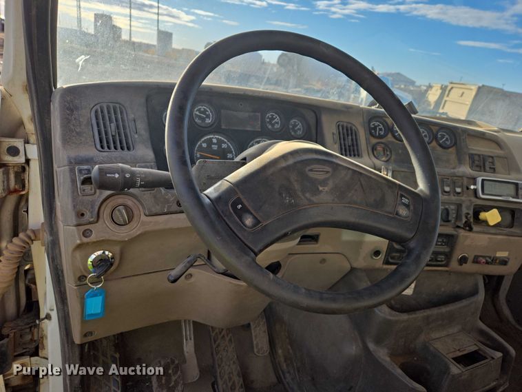 image for item EB1309 2005 Sterling LT9500 dump truck