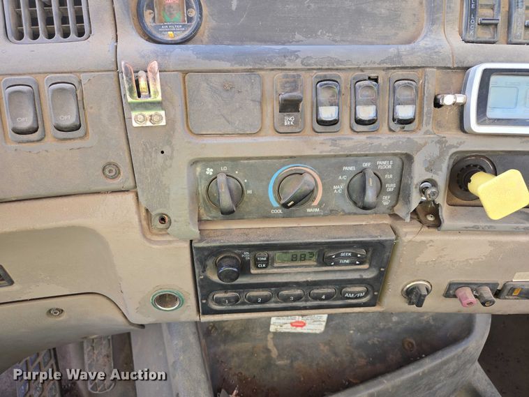 image for item EB1309 2005 Sterling LT9500 dump truck