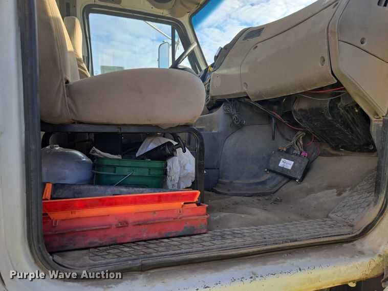 image for item EB1309 2005 Sterling LT9500 dump truck