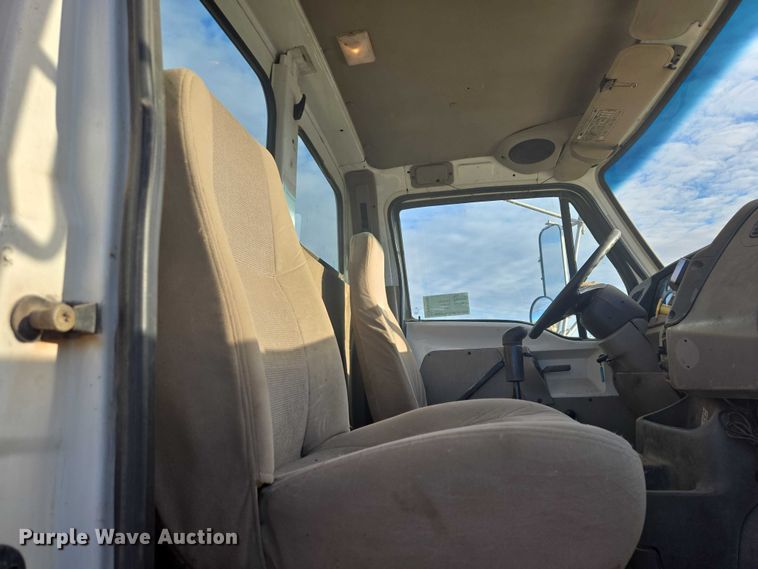 image for item EB1309 2005 Sterling LT9500 dump truck