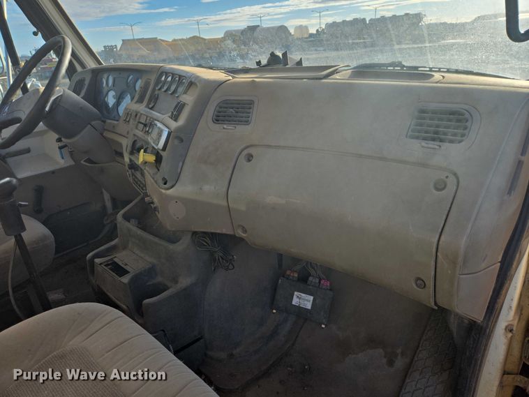 image for item EB1309 2005 Sterling LT9500 dump truck