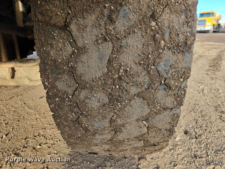 image for item EB1309 2005 Sterling LT9500 dump truck