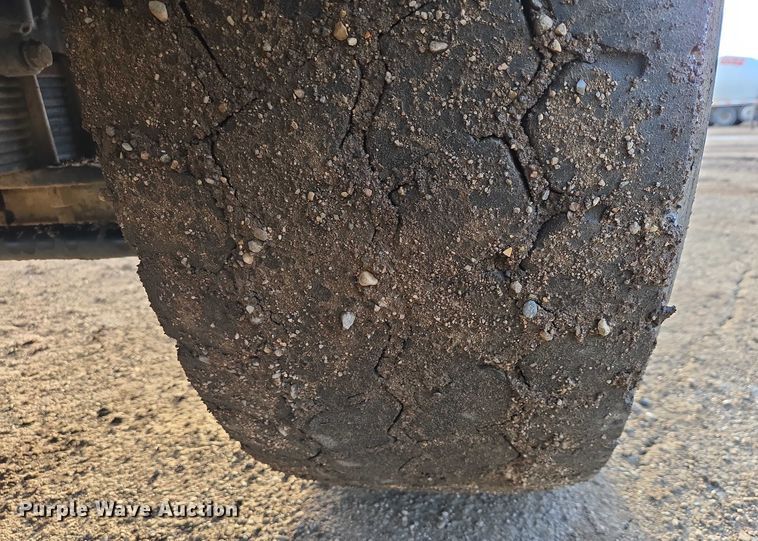 image for item EB1309 2005 Sterling LT9500 dump truck