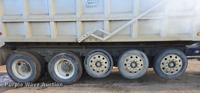 image for item EB1309 2005 Sterling LT9500 dump truck