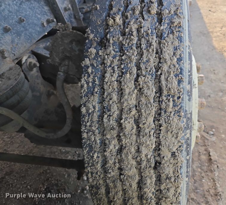 image for item EB1309 2005 Sterling LT9500 dump truck