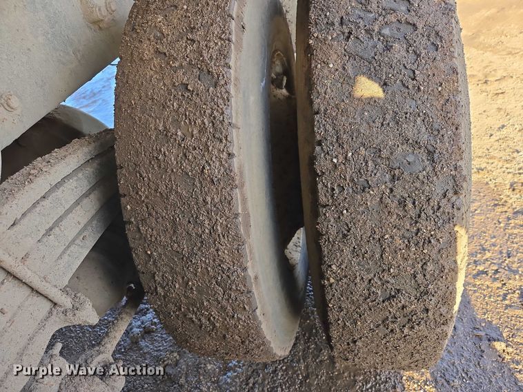 image for item EB1309 2005 Sterling LT9500 dump truck