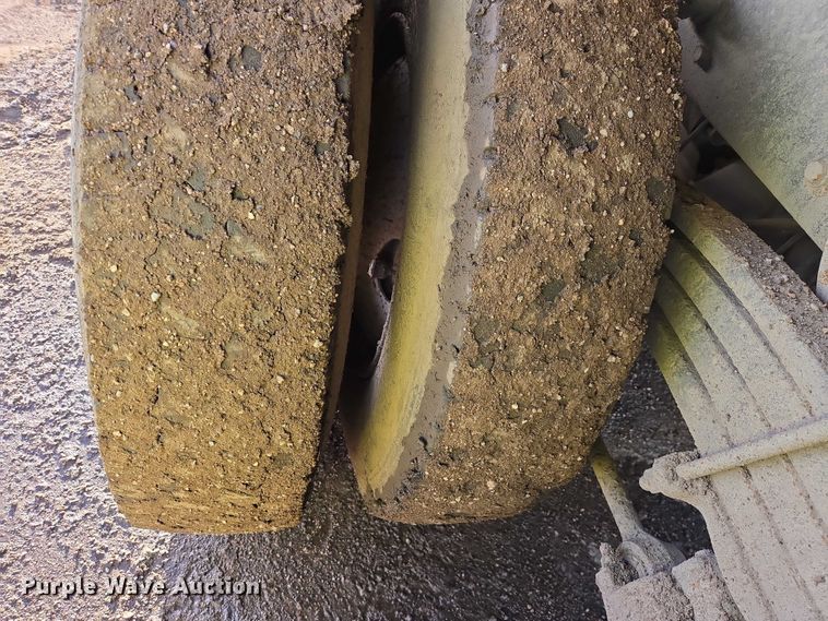 image for item EB1309 2005 Sterling LT9500 dump truck