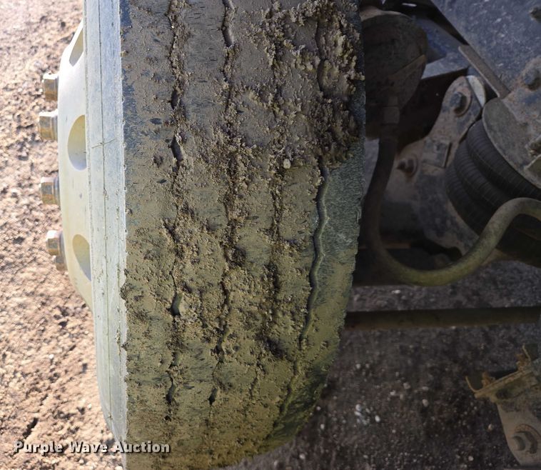 image for item EB1309 2005 Sterling LT9500 dump truck