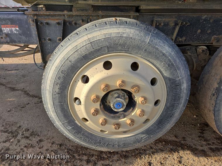 image for item EB1309 2005 Sterling LT9500 dump truck