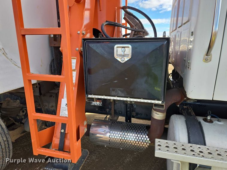 image for item EB1310 2005 Sterling LT9500 grapple truck