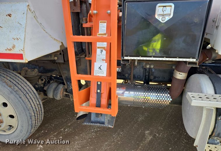 image for item EB1310 2005 Sterling LT9500 grapple truck