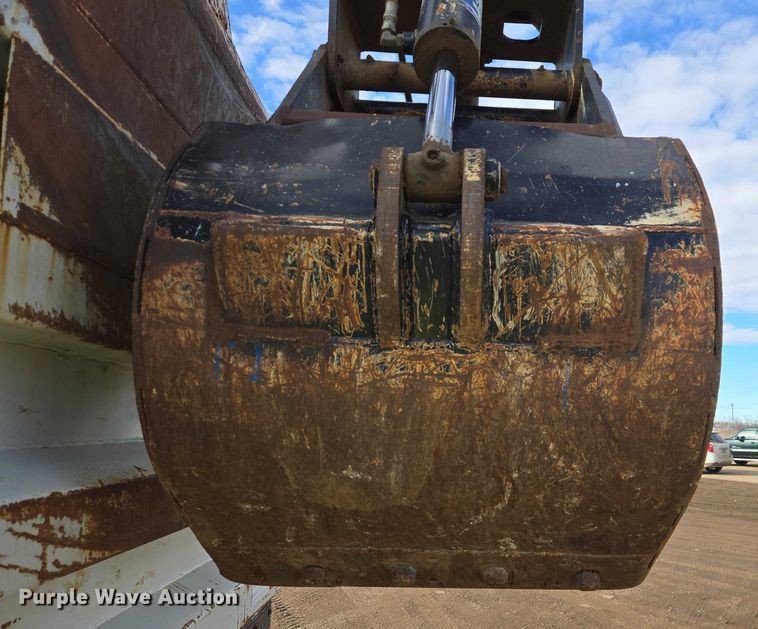 image for item EB1310 2005 Sterling LT9500 grapple truck