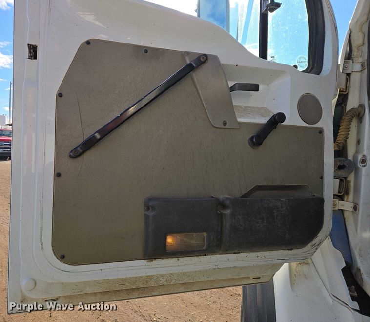 image for item EB1310 2005 Sterling LT9500 grapple truck