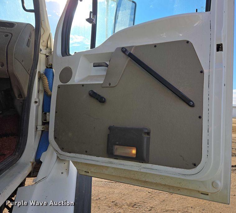 image for item EB1310 2005 Sterling LT9500 grapple truck