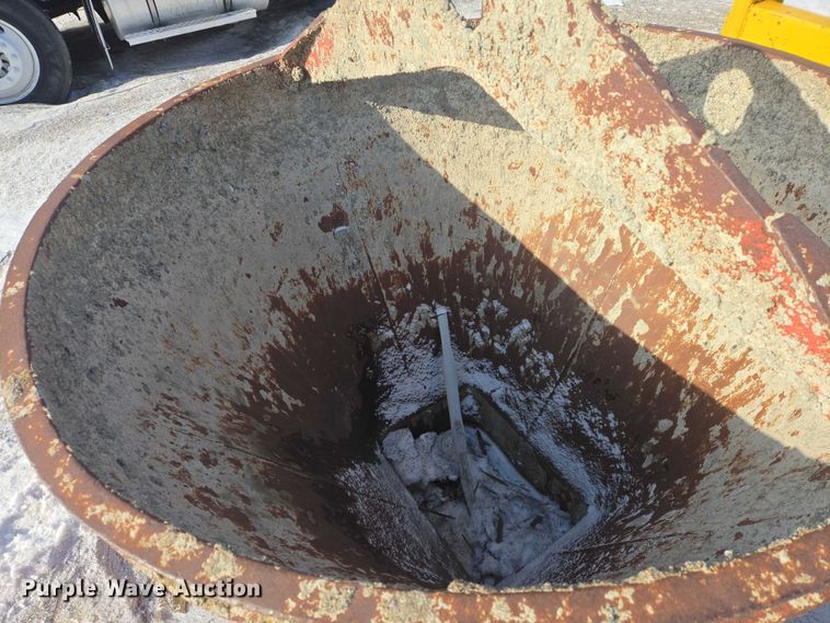 image for item EB1315 Concrete bucket