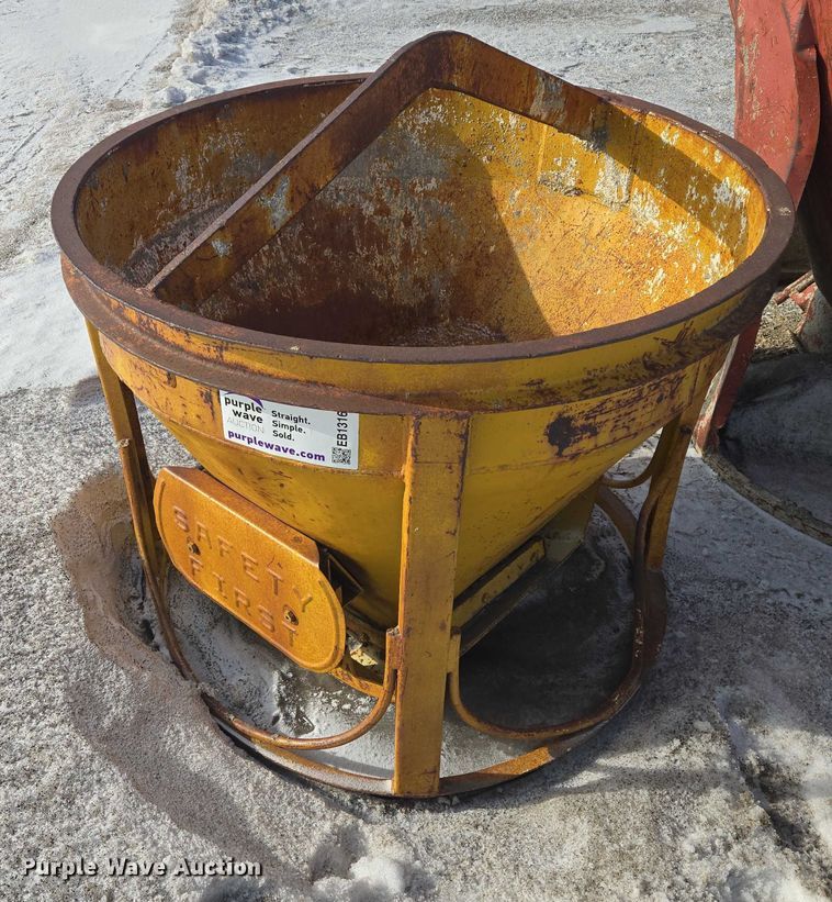 image for item EB1316 Heltzel concrete bucket