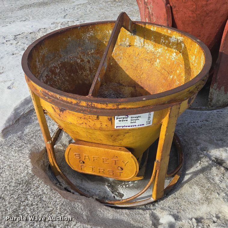 image for item EB1316 Heltzel concrete bucket