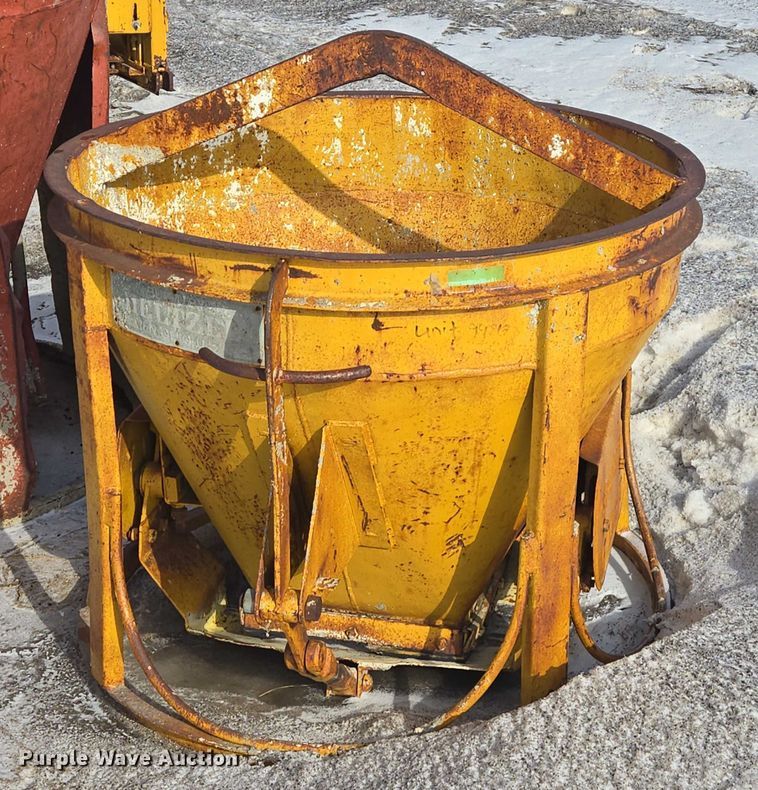 image for item EB1316 Heltzel concrete bucket