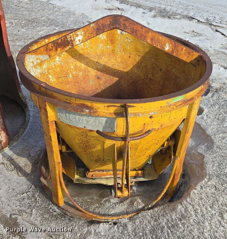 image for item EB1316 Heltzel concrete bucket