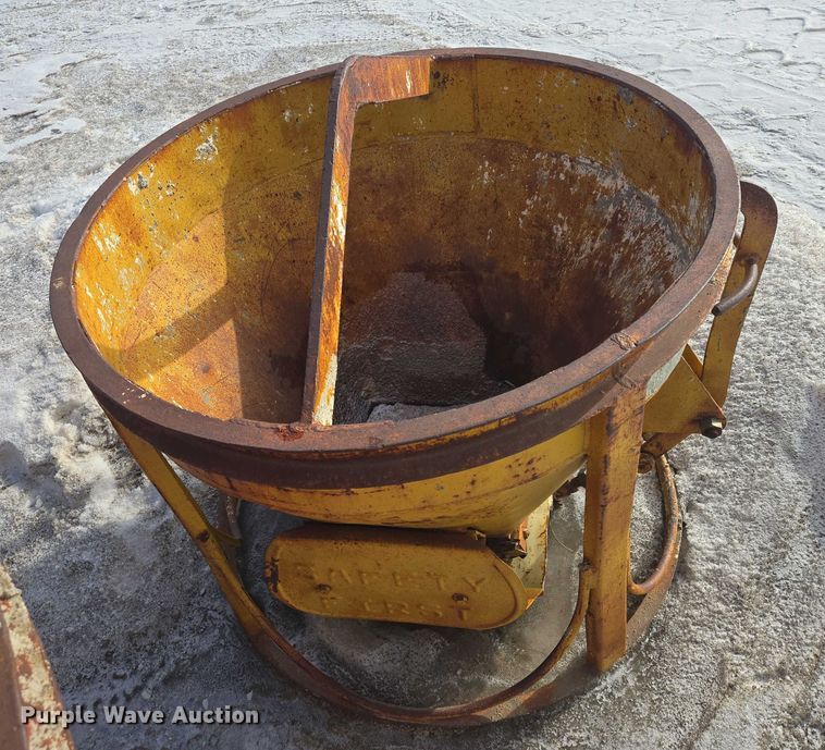 image for item EB1316 Heltzel concrete bucket