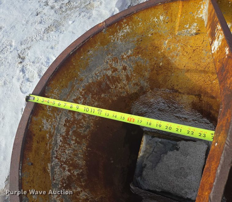 image for item EB1316 Heltzel concrete bucket