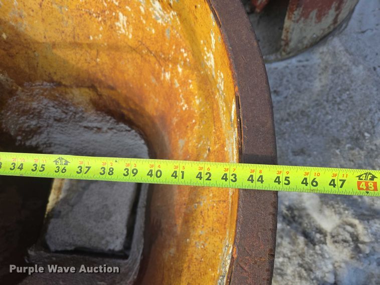 image for item EB1316 Heltzel concrete bucket