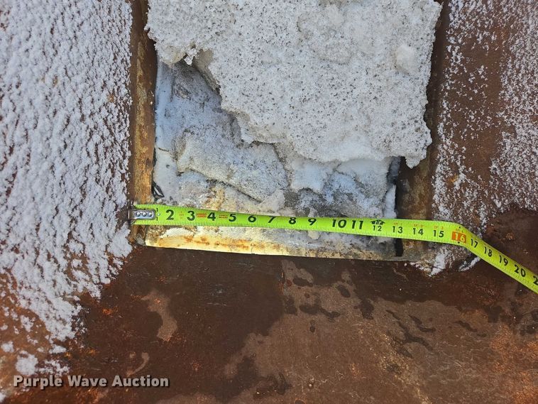 image for item EB1316 Heltzel concrete bucket