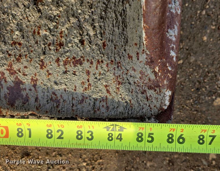 image for item EB1317 2000 John Deere 210LE landscape tractor