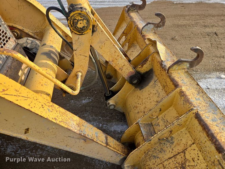 image for item EB1317 2000 John Deere 210LE landscape tractor