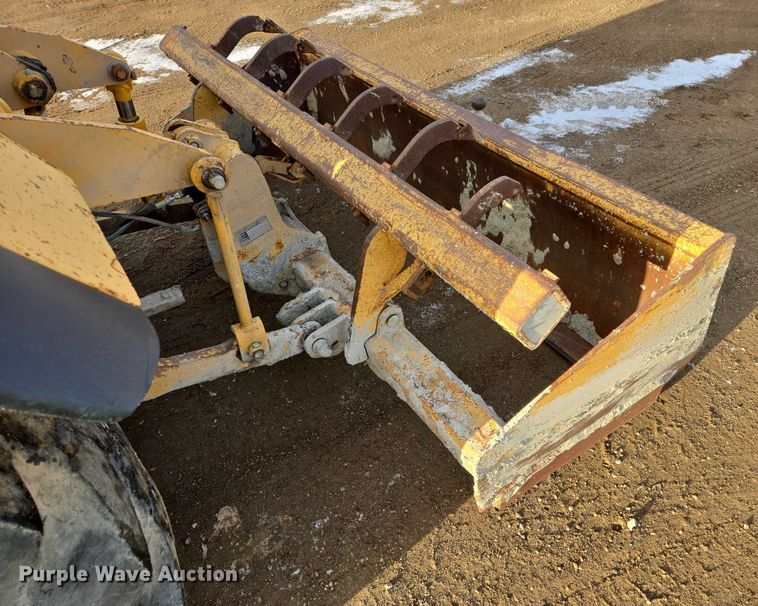 image for item EB1317 2000 John Deere 210LE landscape tractor