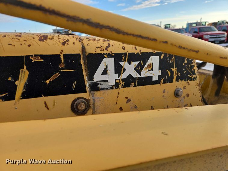 image for item EB1317 2000 John Deere 210LE landscape tractor